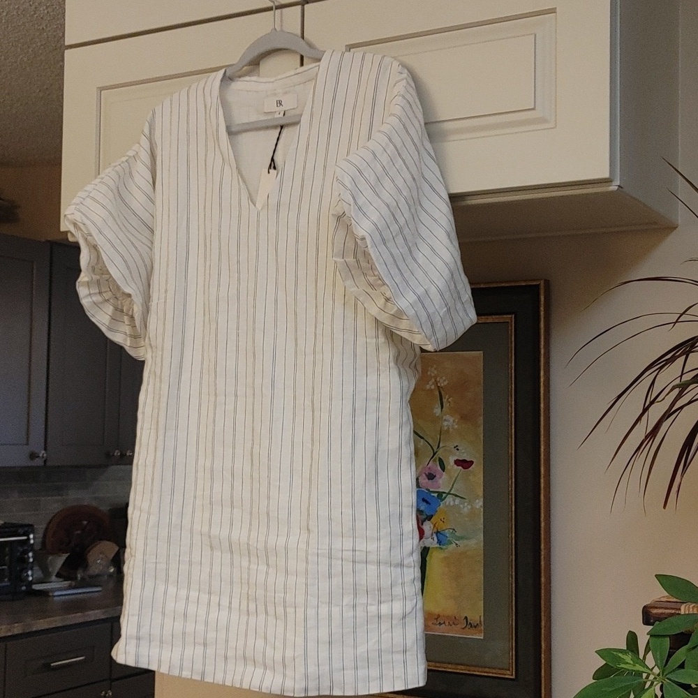 BR White Linen Blue Pinstriped Shift w Pockets V-Neck Size Small